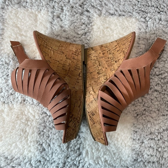 Jayda 4” Cork Wedge Sandal from Sugar - Size 8 - Picture 4 of 6